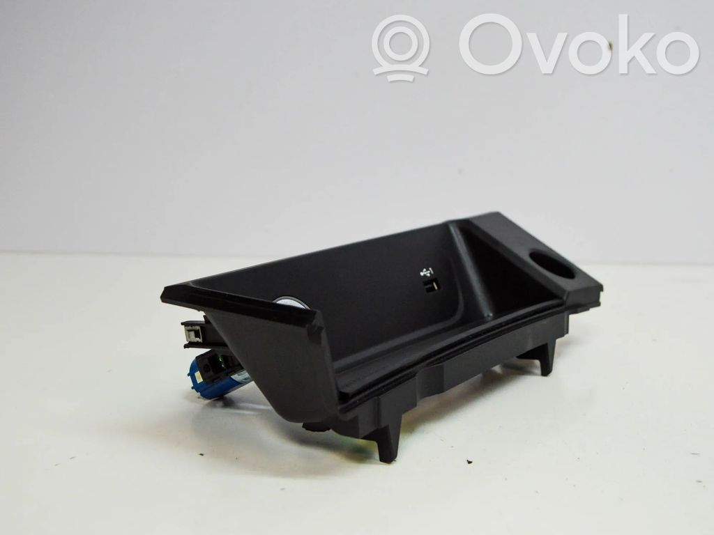 Audi A4 S4 B9 8W Mechero del coche 