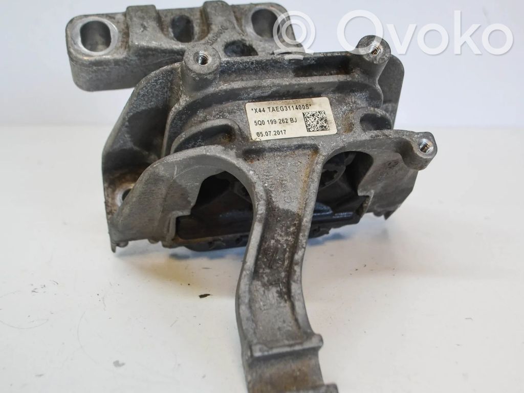 Audi A3 S3 8V Engine mount bracket 