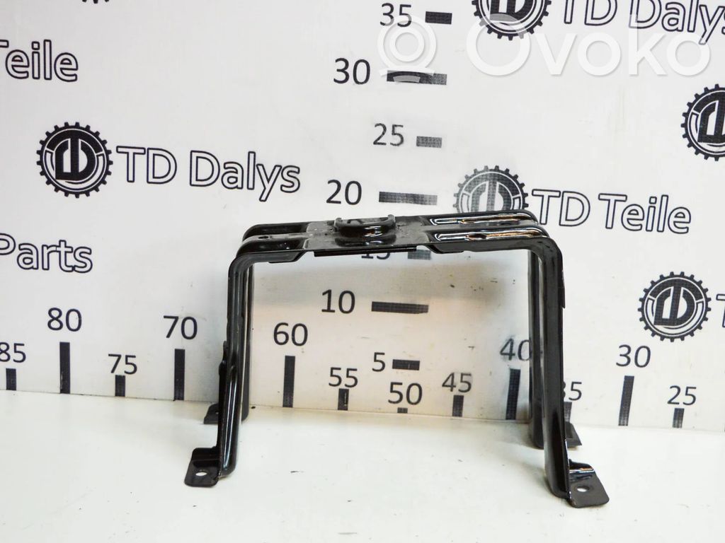 Audi A5 8T 8F Soporte de apoyo de la rueda de repuesto 