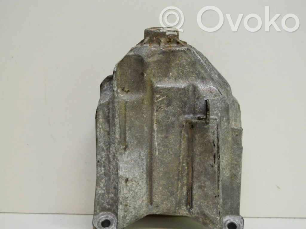 Audi A4 S4 B9 8W Engine mounting bracket 