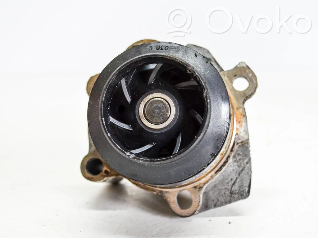 Volkswagen PASSAT B5 Pompe de circulation d'eau 