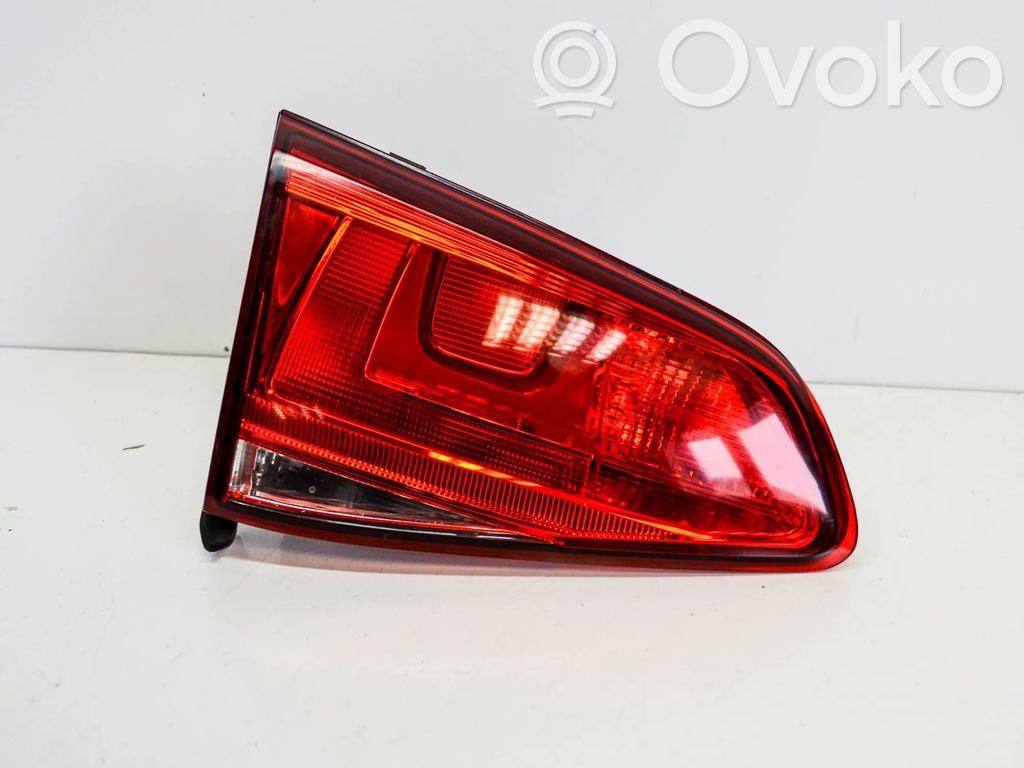 Volkswagen Golf VII Lampy tylnej klapy bagażnika 