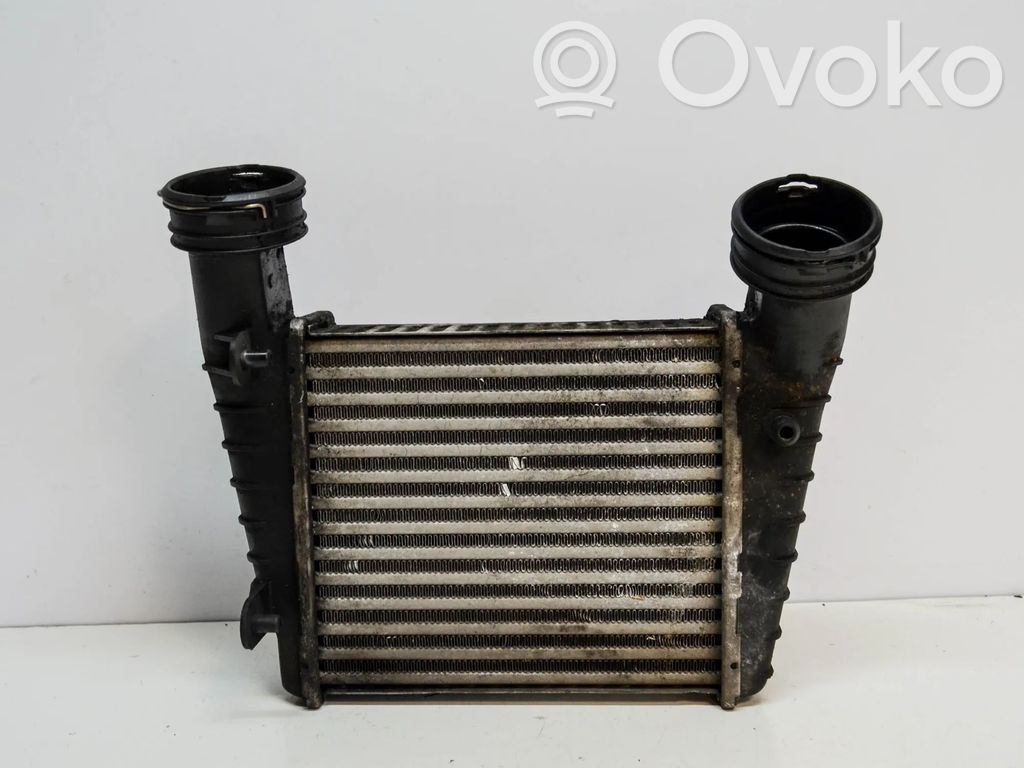 Volkswagen PASSAT B5 Interkūlerio radiatorius 