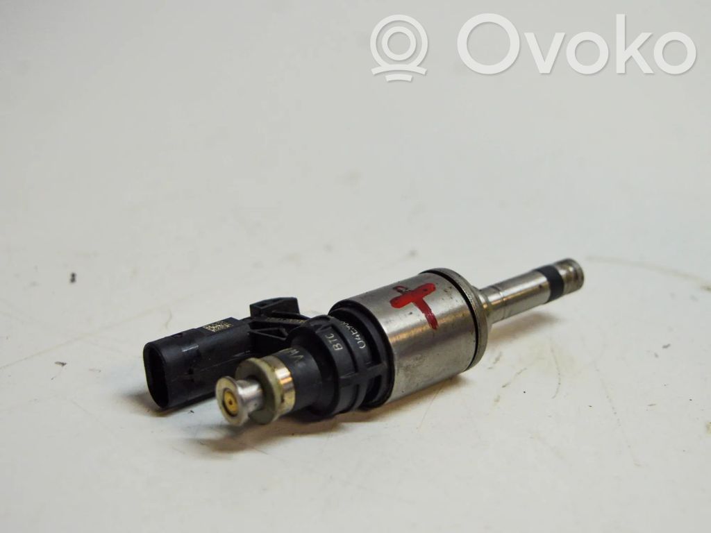 Volkswagen Golf VII Wtryskiwacz paliwa 