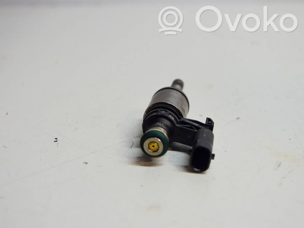 Volkswagen Golf VII Wtryskiwacz paliwa 