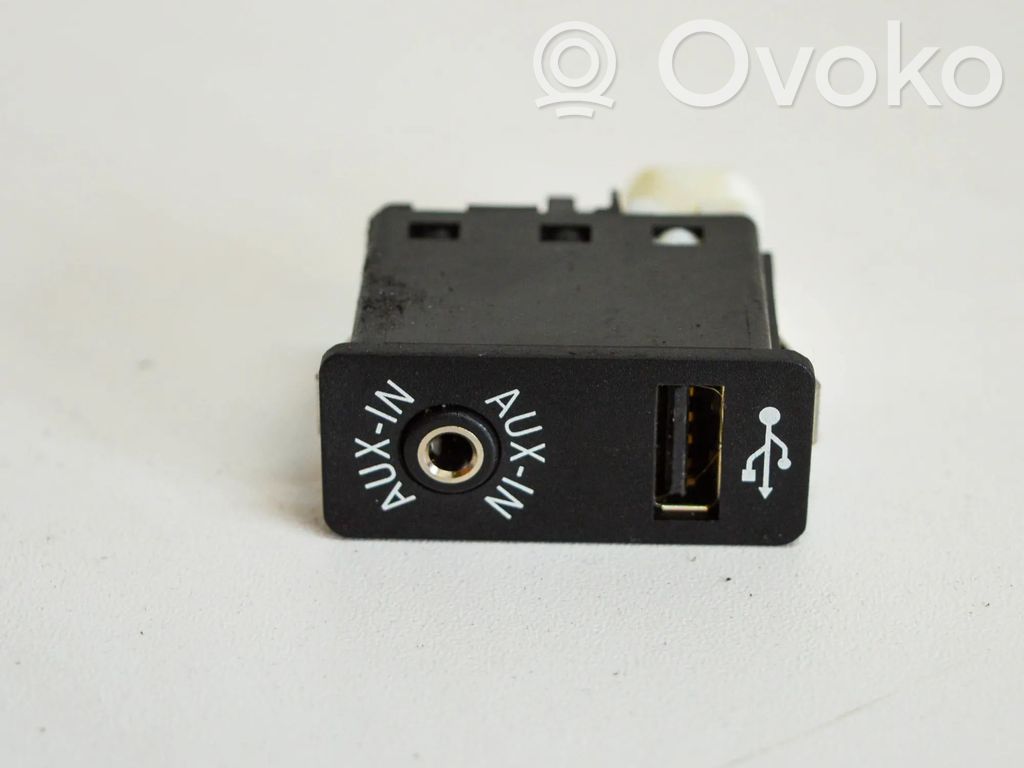 BMW 5 F10 F11 Conector priză AUX 