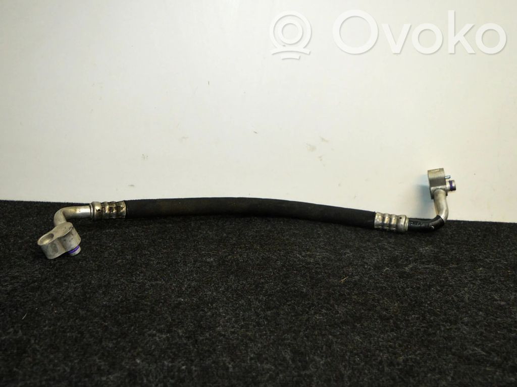 Audi Q7 4L Ilmastointilaitteen putki (A/C) 