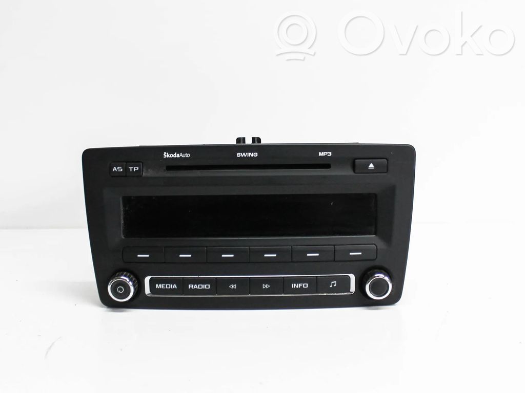 Skoda Octavia Mk2 (1Z) Panel / Radioodtwarzacz CD/DVD/GPS
