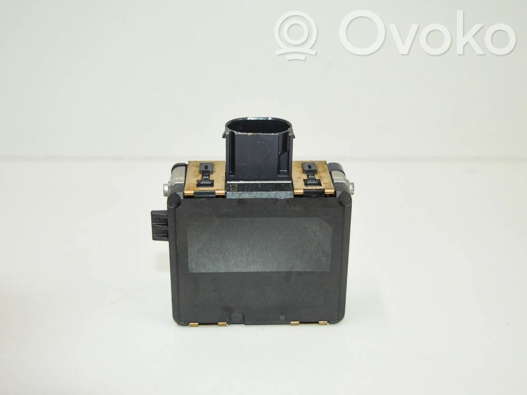 Audi A4 S4 B9 8W Aklos zonos modulis 