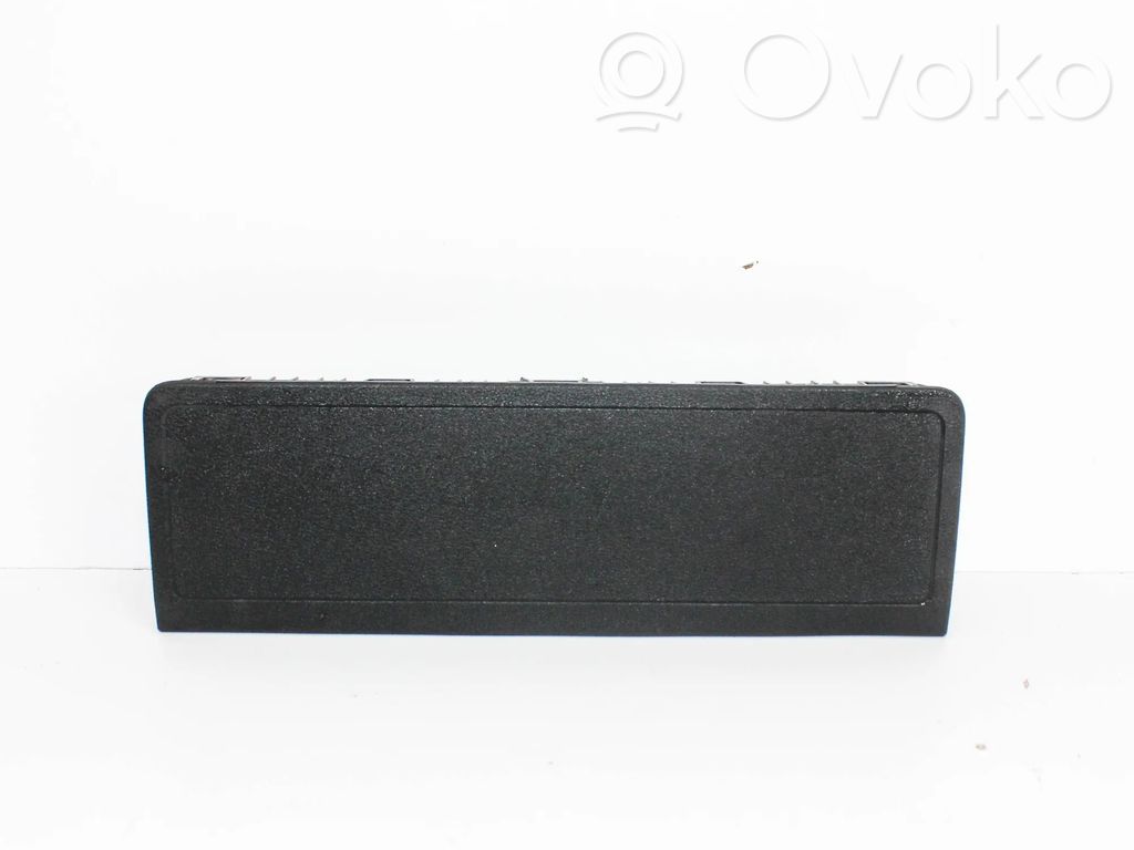 Audi A4 S4 B9 8W Polviturvatyyny 