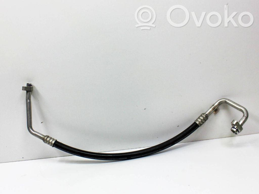 Audi A4 S4 B9 8W Ilmastointilaitteen putki (A/C) 
