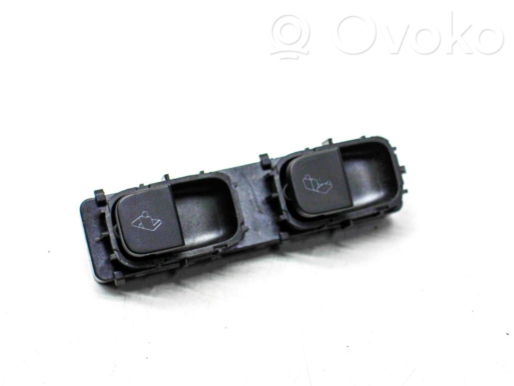 Tesla Model Y Autres commutateurs / boutons / leviers 