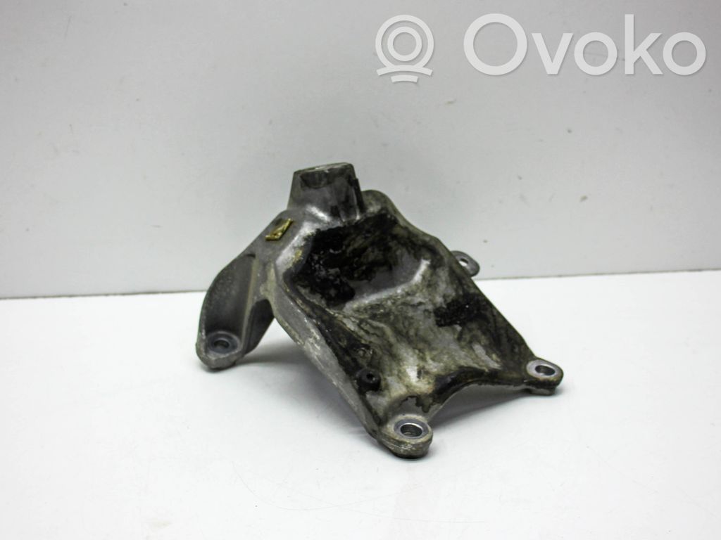 Engine mounting bracket   8W0199308L