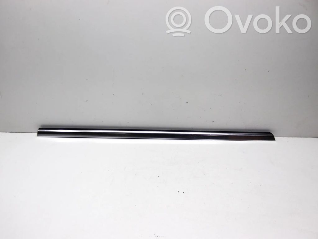 Audi A4 S4 B8 8K Listwa / Uszczelka szyby drzwi tylnych 