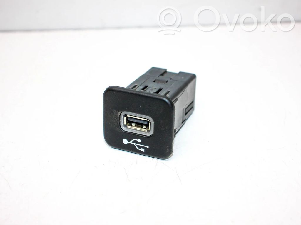 Gniazdo / Złącze USB   5UV99LXHAA