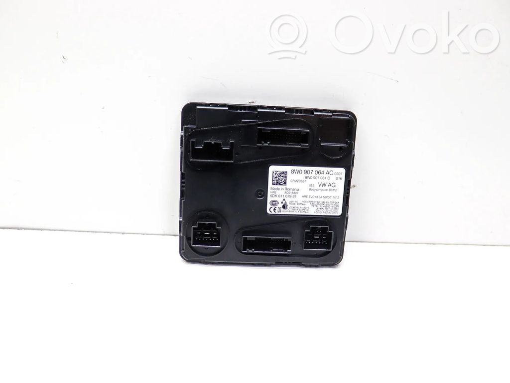 Audi A4 S4 B9 8W Unidad de control/módulo de carrocería central 