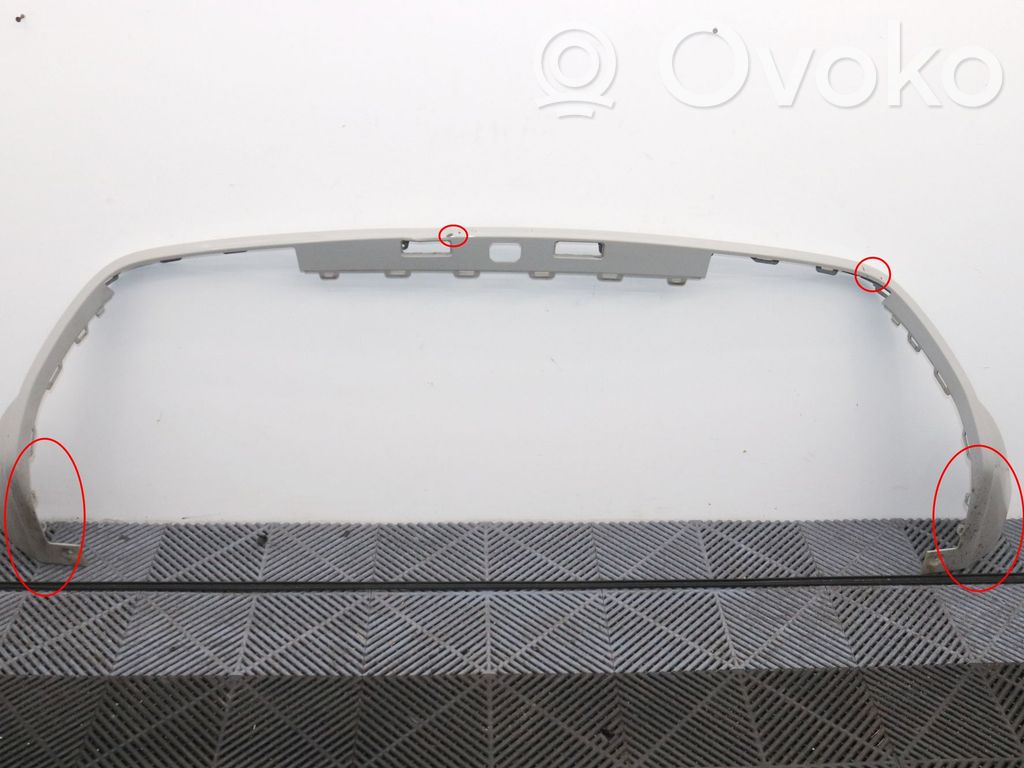 Porsche Macan (95B) Moldura inferior del parachoques trasero 