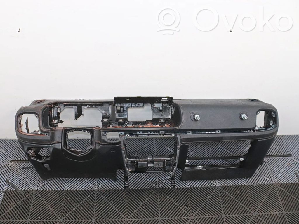 Mercedes-Benz G W463 2nd Gen Bord 