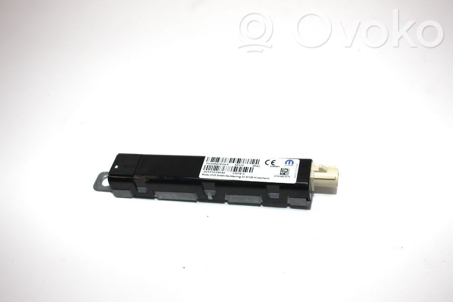 Pystyantennivahvistin   P05064783AA,05064783AA
