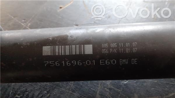 BMW 5 E60 E61 Kardanas komplekte 