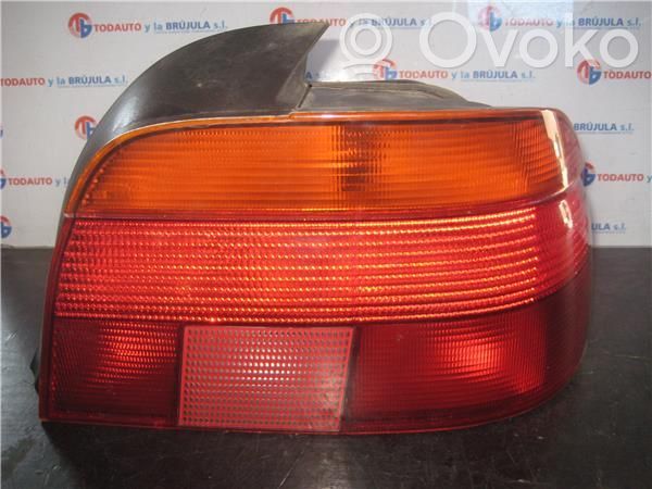 BMW 5 E39 Aizmugurējais lukturis virsbūvē 