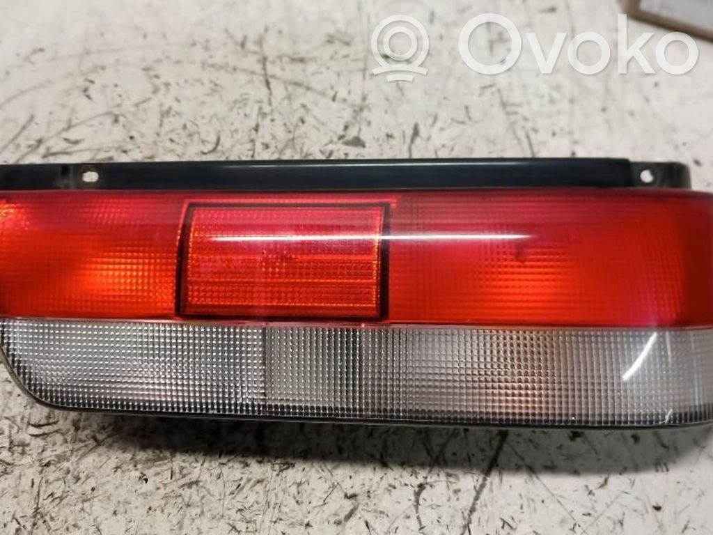 Suzuki Swift Cultus Aizmugurējais lukturis virsbūvē 