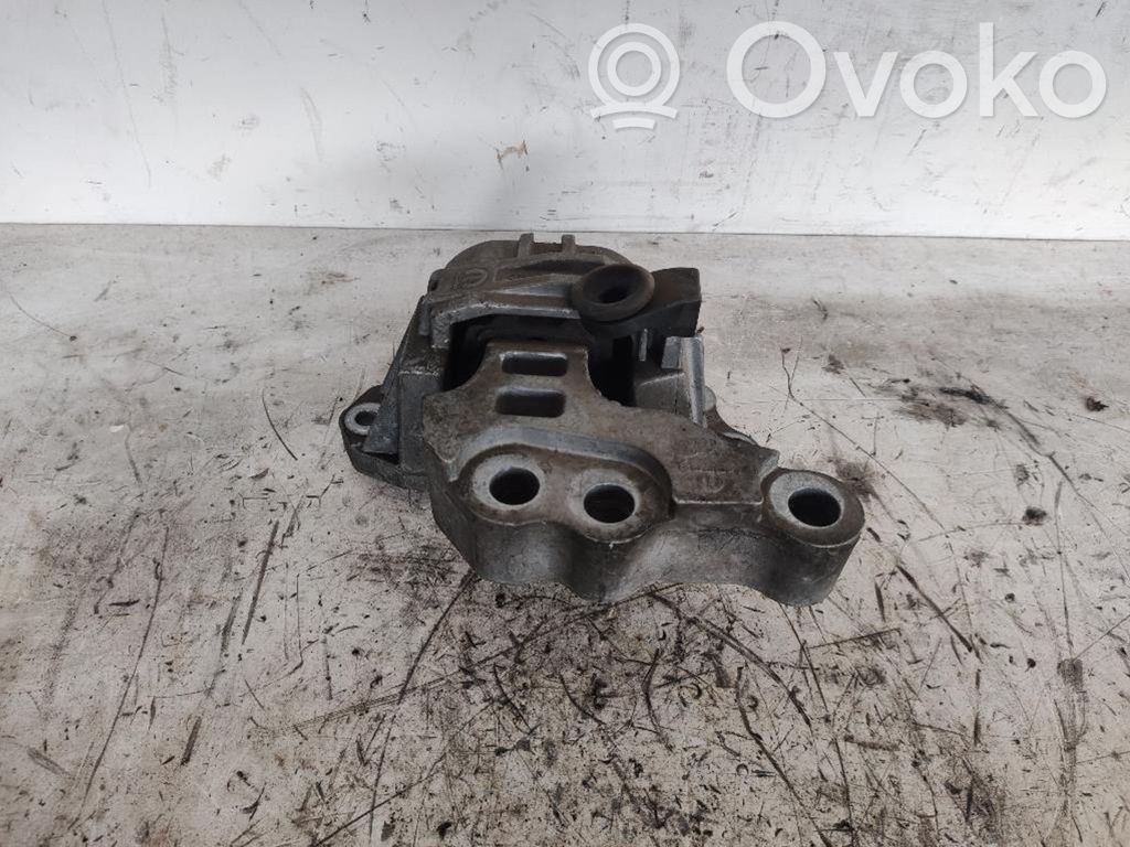 Fiat Tipo Engine mounting bracket 