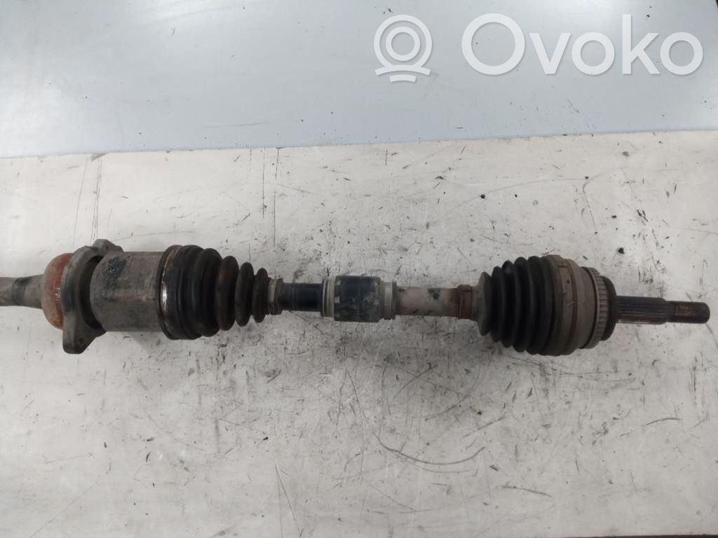 Toyota Corolla Verso E121 Etuvetoakseli 