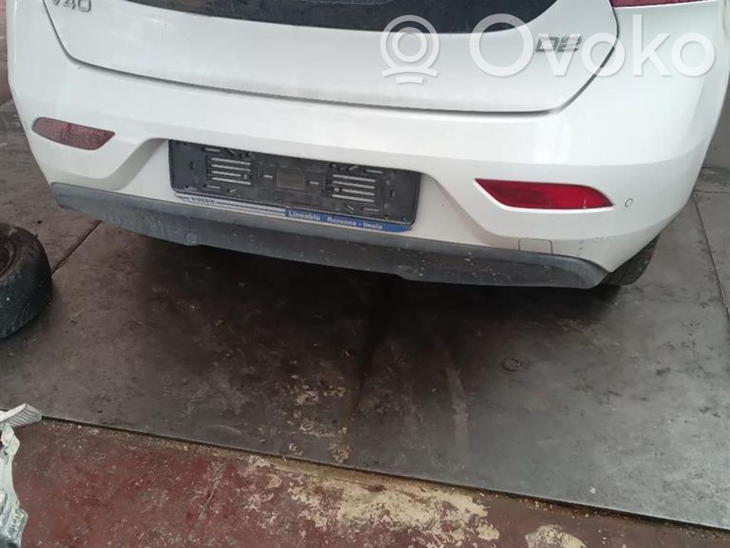 Volvo V40 Bamperis 