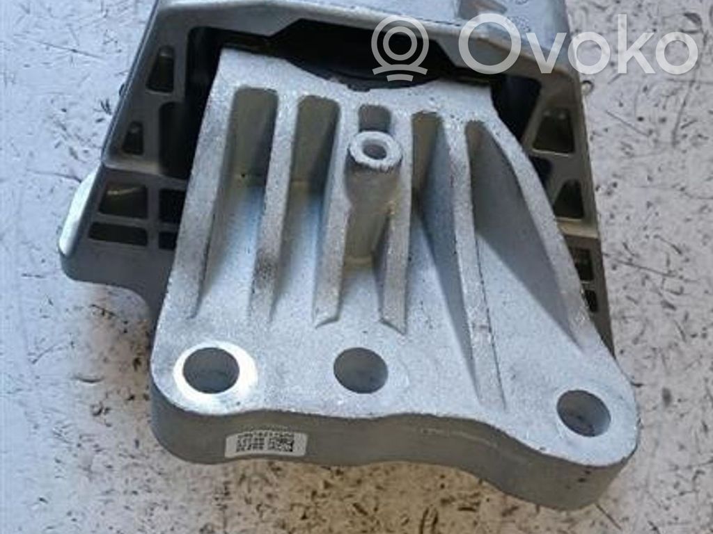 Jeep Compass Engine mounting bracket 