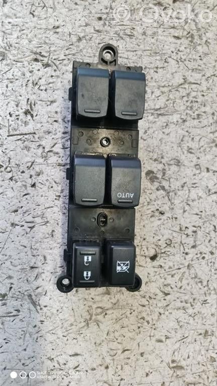 Suzuki Swift II Electric window control switch 