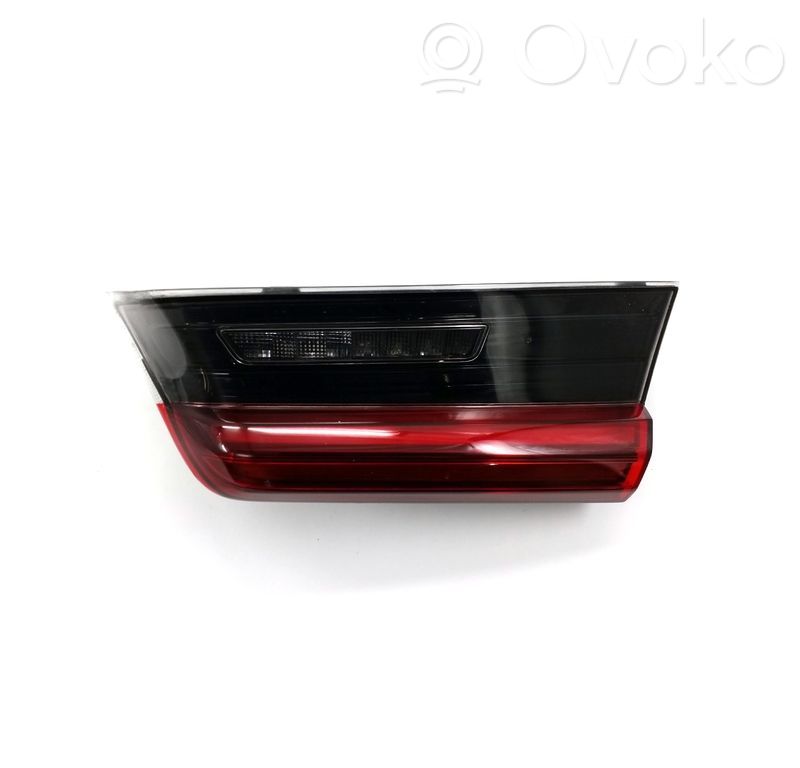 Lampy tylnej klapy bagażnika   H8742045410