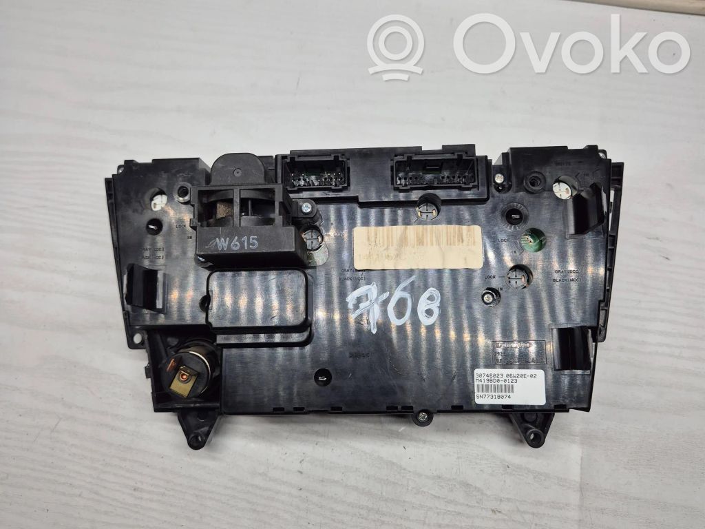 Volvo V70 Climate control unit 
