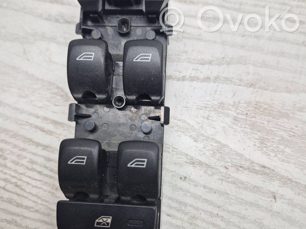 Volvo V70 Electric window control switch 