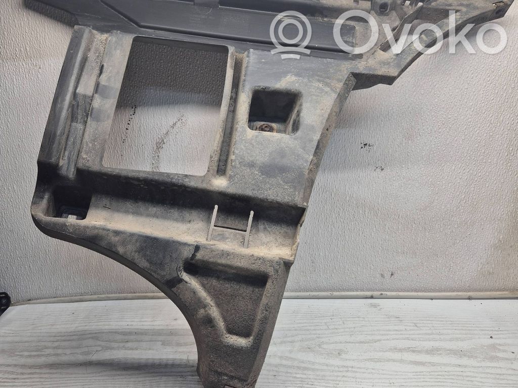 Volvo V70 Galinis laikiklis bamperio 