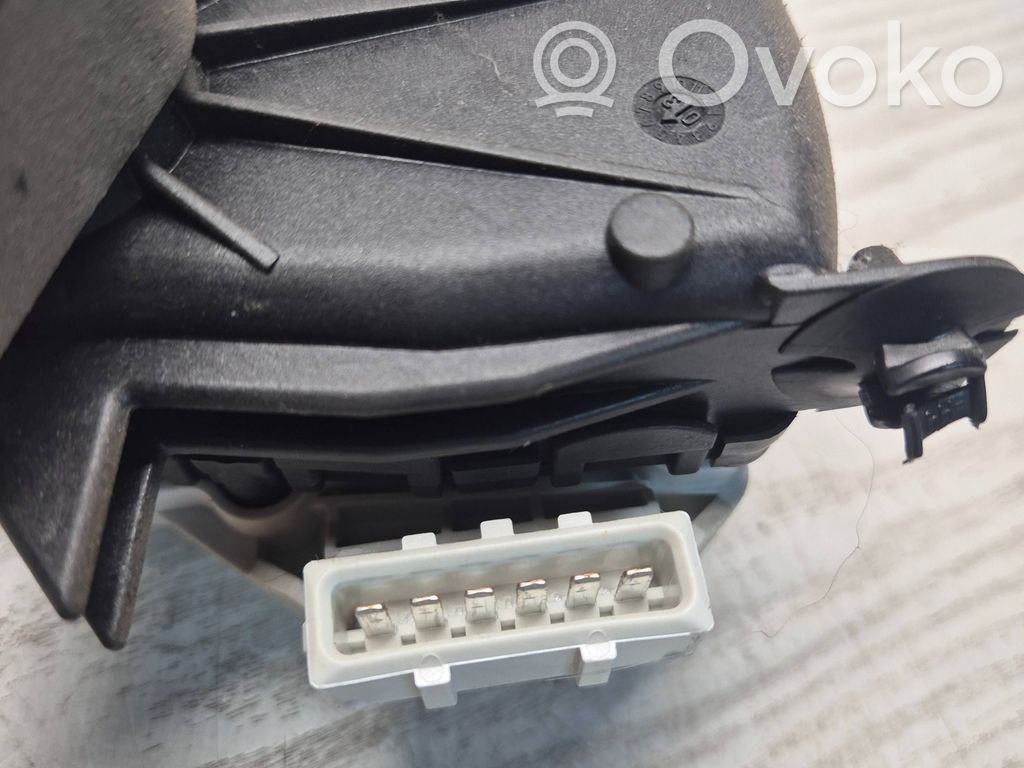 Volvo V70 Accelerator throttle pedal 