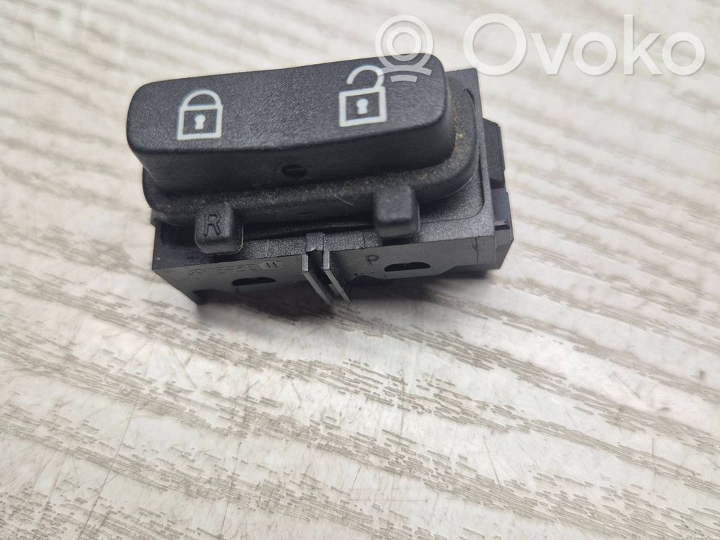 Volvo V70 Central locking switch button 
