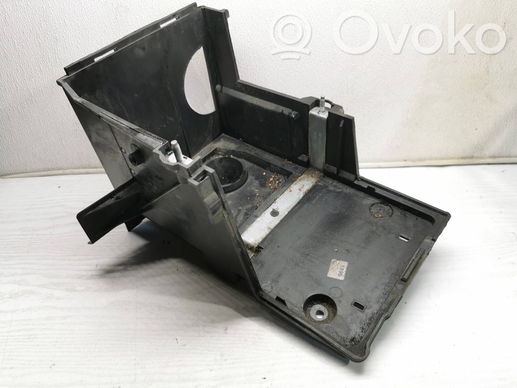 Volvo C30 Akun alusta 