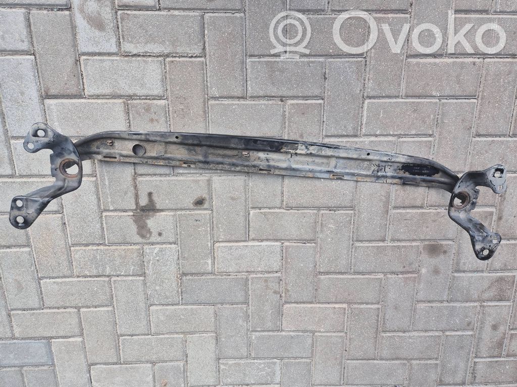 Volvo V50 Apatinė dalis radiatorių panelės (televizoriaus) 