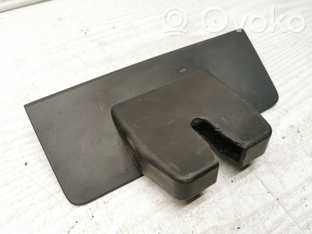 Volvo XC60 Tailgate/boot lid lock trim 
