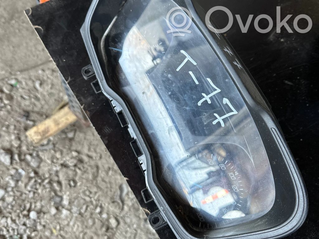 Speedometer (instrument cluster)   BK2T10849