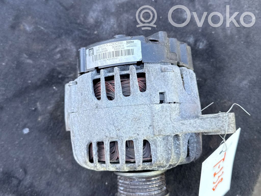 Opel Zafira B Alternator 
