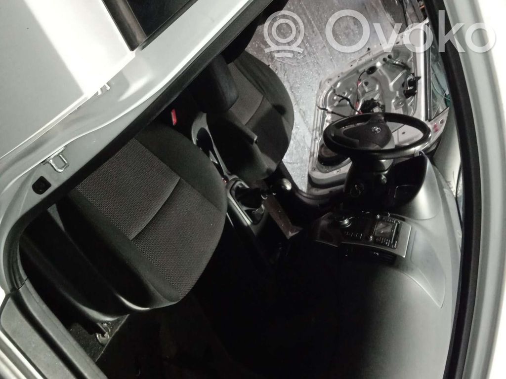 Hyundai i30 Priekšpusē apdares gumija (virsbūvē) 