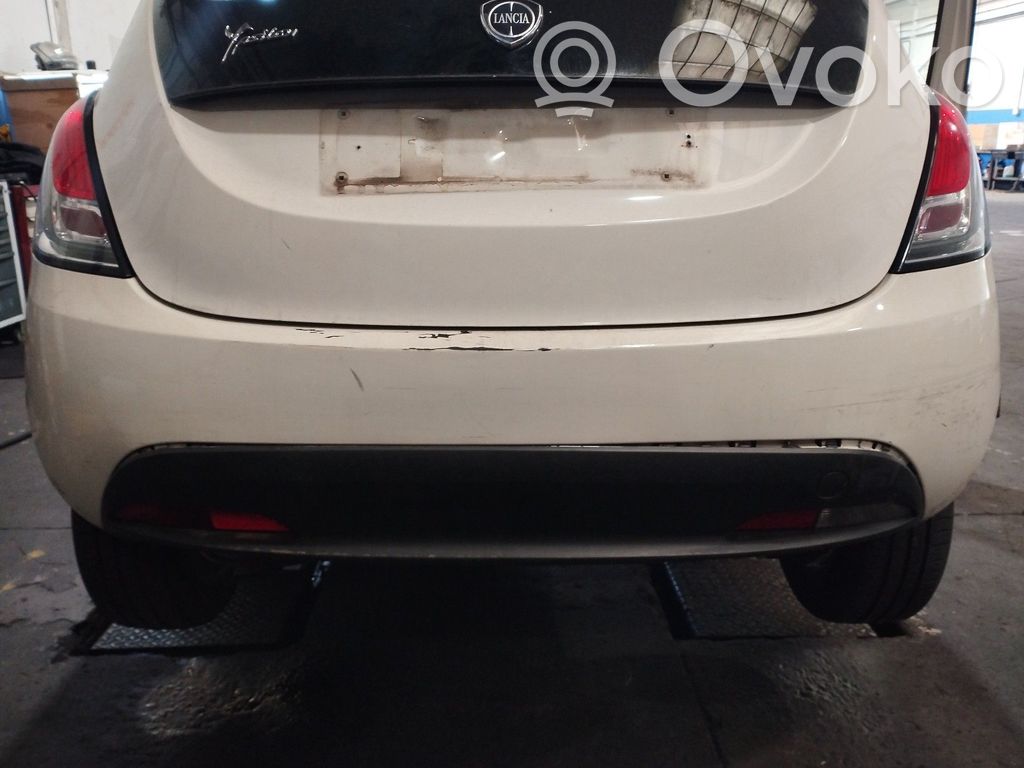 Lancia Ypsilon Бампер 