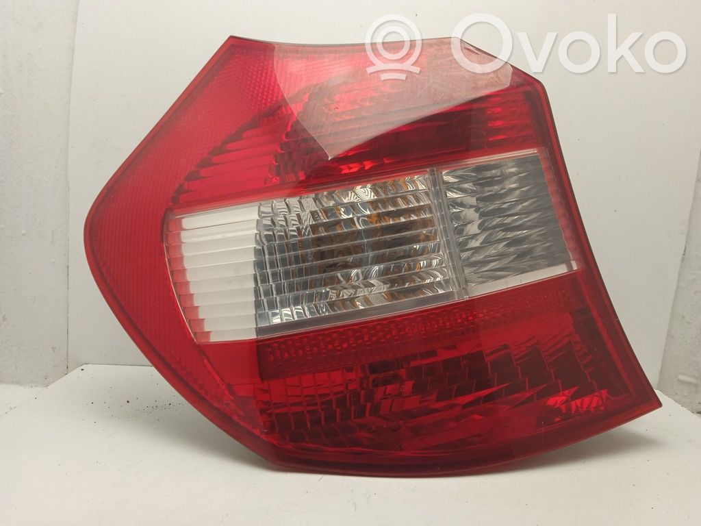 BMW 1 E81 E87 Aizmugurējais lukturis virsbūvē 