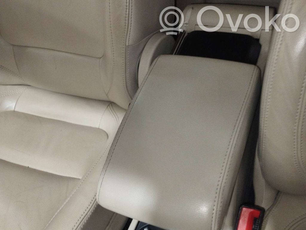 Volkswagen Tiguan Reposabrazos 