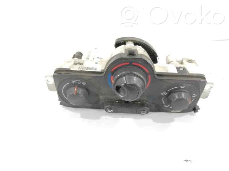 Renault Kangoo II Ilmastoinnin ohjainlaite 