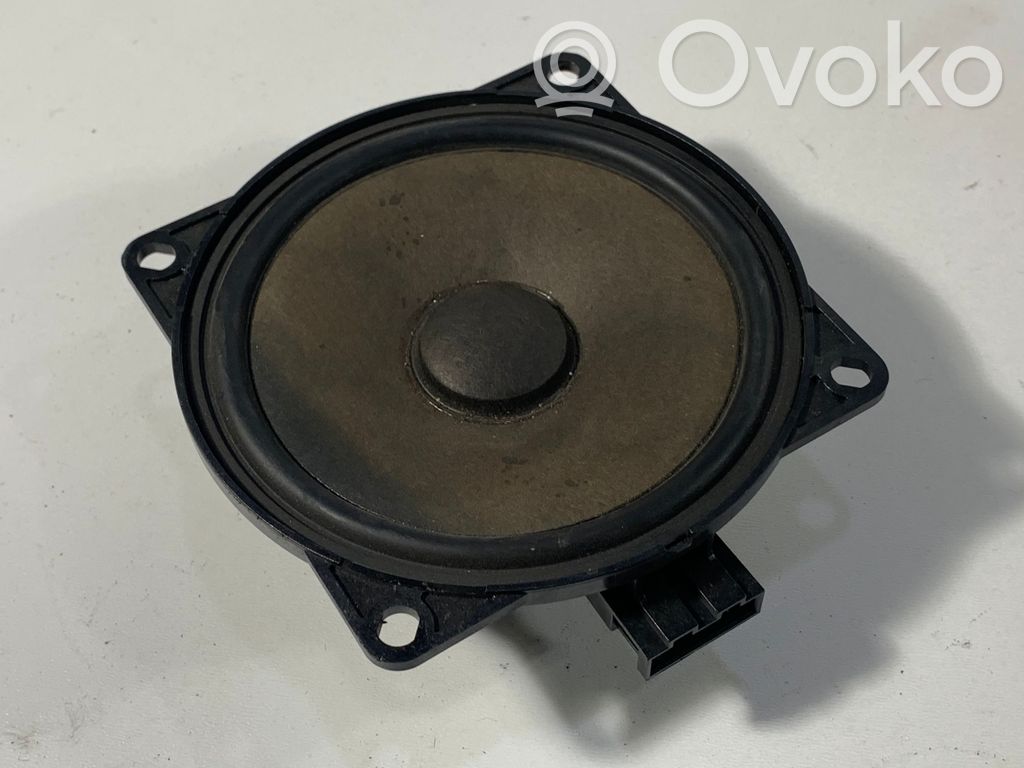 Volkswagen Golf V Front door speaker 