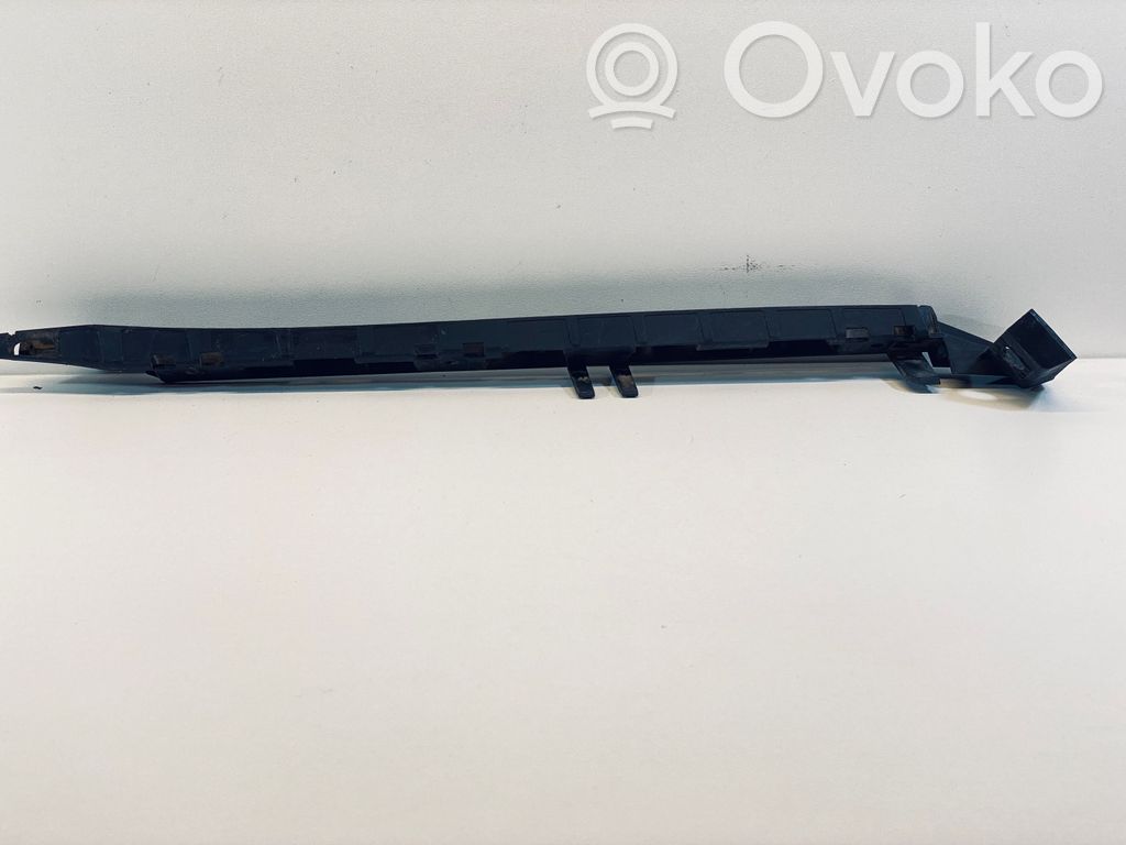 Rear bumper mounting bracket   8245314