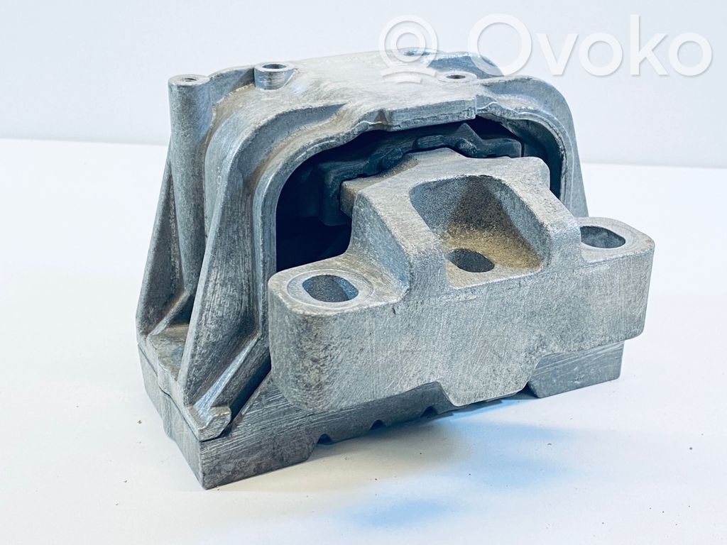 Volkswagen Golf Plus Engine mount bracket 